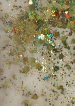 تحميل الصورة إلى عارض المعرض، طلاء أظافر أخضر لامع L 2937 15 مل