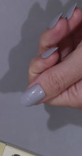 Load and play video in Gallery viewer, Nano® Smoky Lilac Pressed on Nails - 24pcs Self-Adhesive | Muted Grey-Lilac Finish, Glossy Neutral Fake Nails Set

