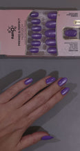 Load and play video in Gallery viewer, Nano® Amethyst Kitty Stare Pressed on Nails - 24pcs with Glue | Instant Gel-Like Shine, Lavender Purple Chrome Fake Nails Set
